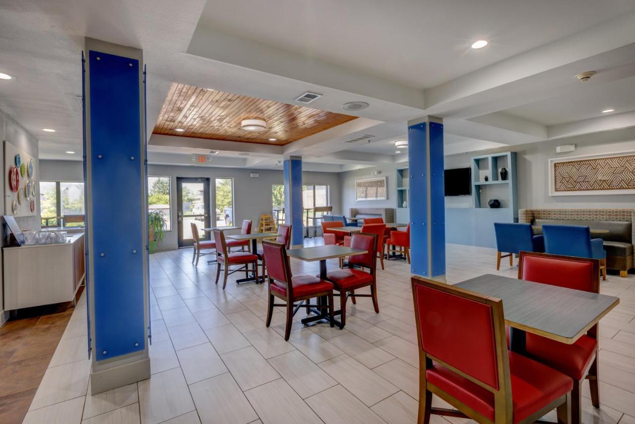 Holiday Inn Express Hotel & Suites Shelbyville By Ihg Luaran gambar