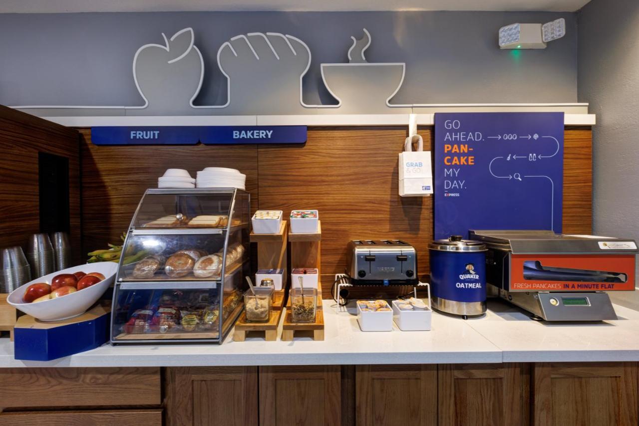 Holiday Inn Express Hotel & Suites Shelbyville By Ihg Luaran gambar